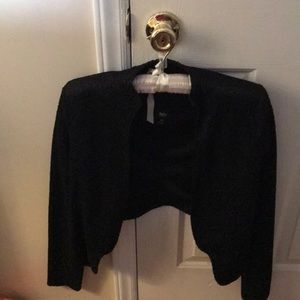 Hi-lo bolero jacket. Black lace.